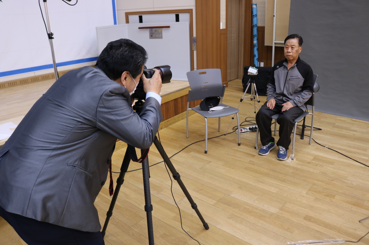 홀로 어르신 장수사진 촬영
