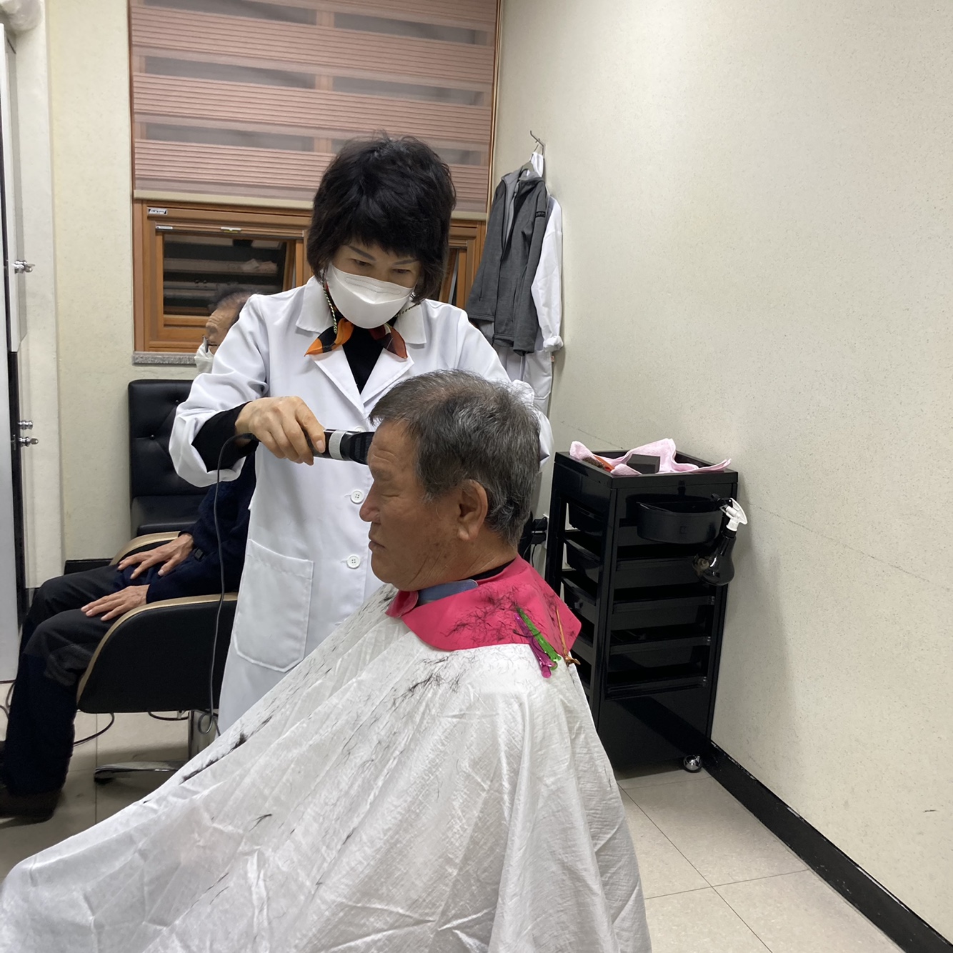 성서노인종합복지관 이미용 실시