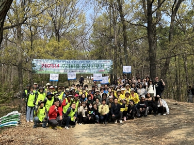 청춘봉사단, 와룡산 선원공원에서 편백나무 식재활동(2025. 4. 10.) 