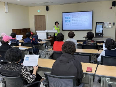 선배시민 자원봉사단 디지털 마을 봉사단 디지털 친화마을 조성 활동(2025. 10. 24.)